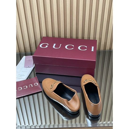 ✌️Gucci✌️Hot-up version is available for 2025 Early Autumn Series 3.25...Mount-year classic loafers⚡️⚡️New upgrade and production⚡️Purchase level!All spot Gucci loafers single shoes/back styles!Very delicate!The original lasting method is the same as that ✌️Gucci✌️Hot-up version is available for 2025 Early Autumn Series 3.25...Mount-year classic loafers⚡️⚡️New upgrade and production⚡️Purchase level!All spot Gucci loafers single shoes/back styles!Very delicate!The original lasting method is the same as that