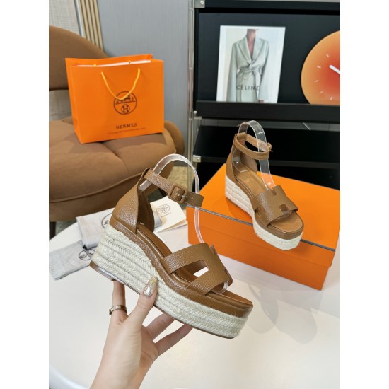 300Herms/Hermes classic waterproof platform H slope heel rope sandals with extremely retro design. It has a strong exotic style and fashionable feeling, and it has a tone for casual wear. Simple styles are easy to match with high-end feel. It is great. Th 300Herms/Hermes classic waterproof platform H slope heel rope sandals with extremely retro design. It has a strong exotic style and fashionable feeling, and it has a tone for casual wear. Simple styles are easy to match with high-end feel. It is great. Th