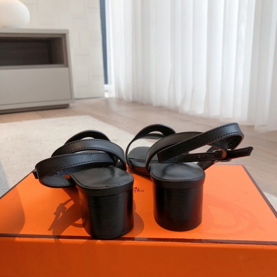Hermes top-grade, medium-heeled, pig nose sandals Hermes... a Eclair 2025 new color + hot series style is super positive, with a certain thickness to increase the height and make your legs look longer!A single item that is breathable and comfortable in th Hermes top-grade, medium-heeled, pig nose sandals Hermes... a Eclair 2025 new color + hot series style is super positive, with a certain thickness to increase the height and make your legs look longer!A single item that is breathable and comfortable in th