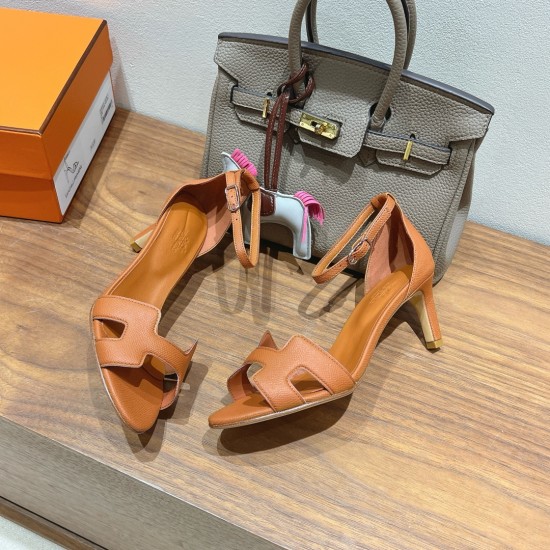 Palmprint. Heel height 7cm Hermes top version. High-heeled sandals 350Herme* Early Spring Counter New High-heeled Sandal Series ✔️Upper: Epson leather suede palm print ✔️Inner: Imported mixed-bred sheepskin ✔️Heel height: 7cm 9cm 10.5cm ✔️Outs: Original I Palmprint. Heel height 7cm Hermes top version. High-heeled sandals 350Herme* Early Spring Counter New High-heeled Sandal Series ✔️Upper: Epson leather suede palm print ✔️Inner: Imported mixed-bred sheepskin ✔️Heel height: 7cm 9cm 10.5cm ✔️Outs: Original I