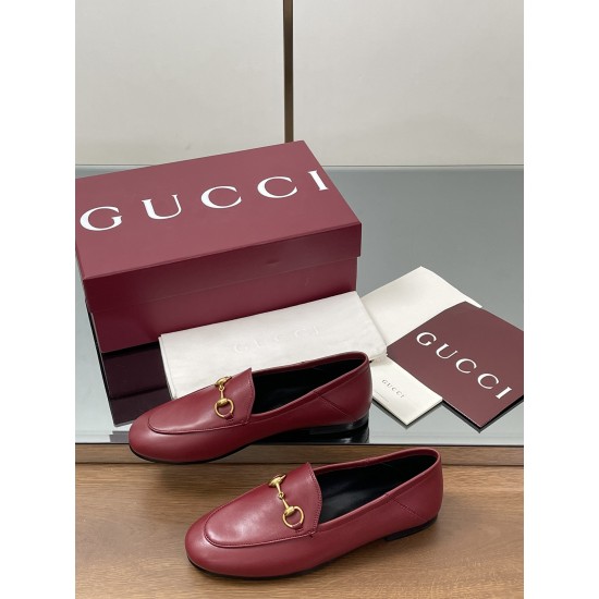 ✌️Gucci✌️Hot-up version is available for 2025 Early Autumn Series 3.25...Mount-year classic loafers⚡️⚡️New upgrade and production⚡️Purchase level!All spot Gucci loafers single shoes/back styles!Very delicate!The original lasting method is the same as that ✌️Gucci✌️Hot-up version is available for 2025 Early Autumn Series 3.25...Mount-year classic loafers⚡️⚡️New upgrade and production⚡️Purchase level!All spot Gucci loafers single shoes/back styles!Very delicate!The original lasting method is the same as that