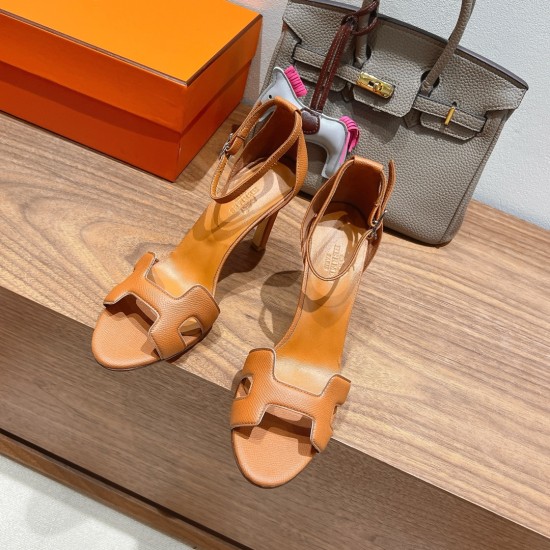 Palmprint. Heel height 9cm Hermes top version. High-heeled sandals P350Herme* Early Spring Counter New High-heeled Sandal Series ✔️Upper: Epson leather suede Palmprint ✔️Inner: Imported mixed-bred sheepskin ✔️Heel height: 9cm ✔️Outs: Original Italian leat Palmprint. Heel height 9cm Hermes top version. High-heeled sandals P350Herme* Early Spring Counter New High-heeled Sandal Series ✔️Upper: Epson leather suede Palmprint ✔️Inner: Imported mixed-bred sheepskin ✔️Heel height: 9cm ✔️Outs: Original Italian leat