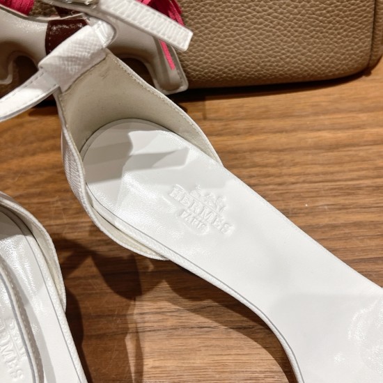 Palmprint. Heel height 7cm Hermes top version. High-heeled sandals 350Herme* Early Spring Counter New High-heeled Sandal Series ✔️Upper: Epson leather suede palm print ✔️Inner: Imported mixed-bred sheepskin ✔️Heel height: 7cm 9cm 10.5cm ✔️Outs: Original I Palmprint. Heel height 7cm Hermes top version. High-heeled sandals 350Herme* Early Spring Counter New High-heeled Sandal Series ✔️Upper: Epson leather suede palm print ✔️Inner: Imported mixed-bred sheepskin ✔️Heel height: 7cm 9cm 10.5cm ✔️Outs: Original I