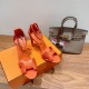 Palmprint. Heel height 10.5cm Hermes top version. High-heeled sandals P350Herme* Early Spring Counter New High-heeled Sandal Series ✔️Upper: Epson leather suede palm print ✔️Inner: Imported mixed-bred sheepskin ✔️Heel height: 10.5cm ✔️Outs: Original Itali Palmprint. Heel height 10.5cm Hermes top version. High-heeled sandals P350Herme* Early Spring Counter New High-heeled Sandal Series ✔️Upper: Epson leather suede palm print ✔️Inner: Imported mixed-bred sheepskin ✔️Heel height: 10.5cm ✔️Outs: Original Itali