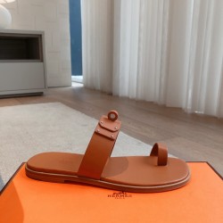Hermes ❤️Top version. Clip-toe flat bottom drag Hermes... a Eclair 2025 new Kelly+ hit series style is super positive, body-transparent and breathable and comfortable imported cowhide spring and summer color combination and appearance and comfort!Channel 