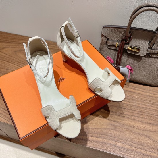 Palmprint. Heel height 7cm Hermes top version. High-heeled sandals 350Herm early spring counter new high-heeled sandal series ✔️Upper: Epson leather suede palm print ✔️Inner: Imported mixed-bred sheepskin ✔️Heel height: 7cm 9cm 10.5cm ✔️outsole: Original Palmprint. Heel height 7cm Hermes top version. High-heeled sandals 350Herm early spring counter new high-heeled sandal series ✔️Upper: Epson leather suede palm print ✔️Inner: Imported mixed-bred sheepskin ✔️Heel height: 7cm 9cm 10.5cm ✔️outsole: Original