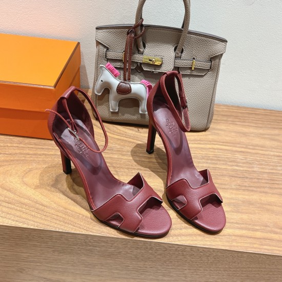 Palmprint. Heel height 10.5cm Hermes top version. High-heeled sandals P350Herme* Early Spring Counter New High-heeled Sandal Series ✔️Upper: Epson leather suede palm print ✔️Inner: Imported mixed-bred sheepskin ✔️Heel height: 10.5cm ✔️Outs: Original Itali Palmprint. Heel height 10.5cm Hermes top version. High-heeled sandals P350Herme* Early Spring Counter New High-heeled Sandal Series ✔️Upper: Epson leather suede palm print ✔️Inner: Imported mixed-bred sheepskin ✔️Heel height: 10.5cm ✔️Outs: Original Itali