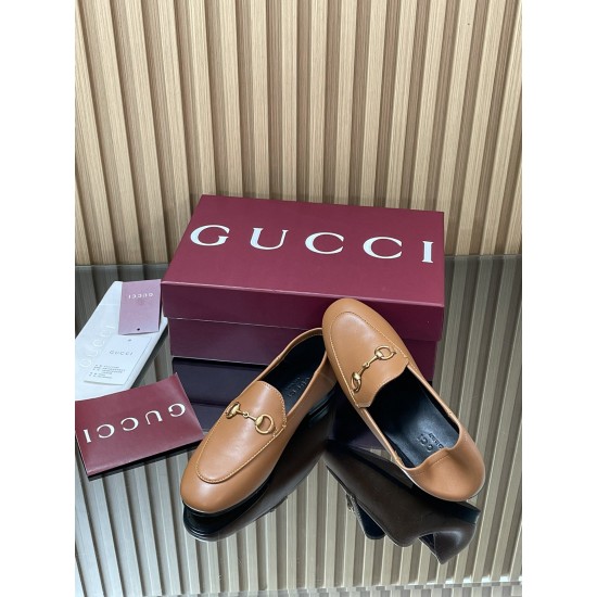 ✌️Gucci✌️Hot-up version is available for 2025 Early Autumn Series 3.25...Mount-year classic loafers⚡️⚡️New upgrade and production⚡️Purchase level!All spot Gucci loafers single shoes/back styles!Very delicate!The original lasting method is the same as that ✌️Gucci✌️Hot-up version is available for 2025 Early Autumn Series 3.25...Mount-year classic loafers⚡️⚡️New upgrade and production⚡️Purchase level!All spot Gucci loafers single shoes/back styles!Very delicate!The original lasting method is the same as that
