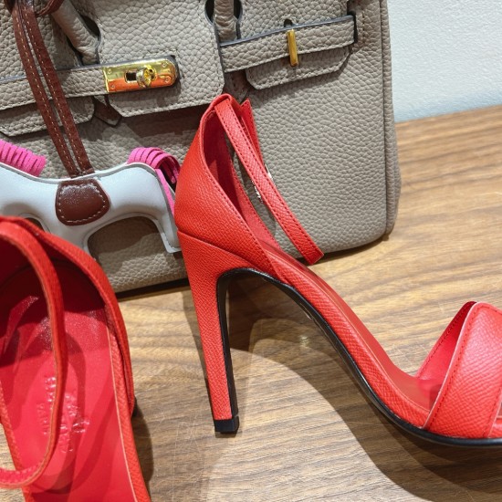 Palmprint. Heel height 10.5cm Hermes top version. High-heeled sandals P350Herme* Early Spring Counter New High-heeled Sandal Series ✔️Upper: Epson leather suede palm print ✔️Inner: Imported mixed-bred sheepskin ✔️Heel height: 10.5cm ✔️Outs: Original Itali Palmprint. Heel height 10.5cm Hermes top version. High-heeled sandals P350Herme* Early Spring Counter New High-heeled Sandal Series ✔️Upper: Epson leather suede palm print ✔️Inner: Imported mixed-bred sheepskin ✔️Heel height: 10.5cm ✔️Outs: Original Itali