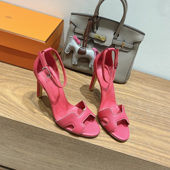 Palmprint. Heel height 10.5cm Hermes top version. High-heeled sandals P350Herme* Early Spring Counter New High-heeled Sandal Series ✔️Upper: Epson leather suede palm print ✔️Inner: Imported mixed-bred sheepskin ✔️Heel height: 10.5cm ✔️Outs: Original Itali Palmprint. Heel height 10.5cm Hermes top version. High-heeled sandals P350Herme* Early Spring Counter New High-heeled Sandal Series ✔️Upper: Epson leather suede palm print ✔️Inner: Imported mixed-bred sheepskin ✔️Heel height: 10.5cm ✔️Outs: Original Itali