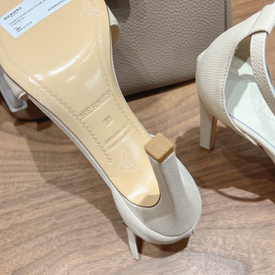 Palmprint. Heel height 10.5cm Hermes top version. High-heeled sandals P350Herme* Early Spring Counter New High-heeled Sandal Series ✔️Upper: Epson leather suede palm print ✔️Inner: Imported mixed-bred sheepskin ✔️Heel height: 10.5cm ✔️Outs: Original Itali Palmprint. Heel height 10.5cm Hermes top version. High-heeled sandals P350Herme* Early Spring Counter New High-heeled Sandal Series ✔️Upper: Epson leather suede palm print ✔️Inner: Imported mixed-bred sheepskin ✔️Heel height: 10.5cm ✔️Outs: Original Itali