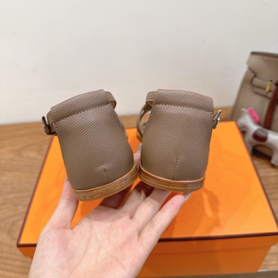 Hermes' classic hot products are launched in Dongguan... a Eclair 2025 new color + hot series style is super positive, with a certain thickness that increases the height and makes your legs look longer!A single item that is breathable and comfortable in t Hermes' classic hot products are launched in Dongguan... a Eclair 2025 new color + hot series style is super positive, with a certain thickness that increases the height and makes your legs look longer!A single item that is breathable and comfortable in t