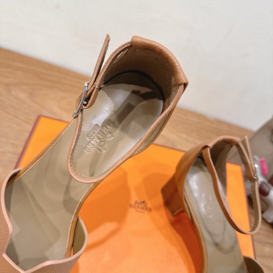 Hermes' classic hot products are launched in Dongguan... a Eclair 2025 new color + hot series style is super positive, with a certain thickness that increases the height and makes your legs look longer!A single item that is breathable and comfortable in t Hermes' classic hot products are launched in Dongguan... a Eclair 2025 new color + hot series style is super positive, with a certain thickness that increases the height and makes your legs look longer!A single item that is breathable and comfortable in t