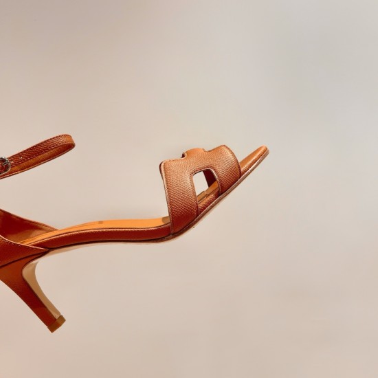 Palmprint. Heel height 7cm Hermes top version. High-heeled sandals 350Herme* Early Spring Counter New High-heeled Sandal Series ✔️Upper: Epson leather suede palm print ✔️Inner: Imported mixed-bred sheepskin ✔️Heel height: 7cm 9cm 10.5cm ✔️Outs: Original I Palmprint. Heel height 7cm Hermes top version. High-heeled sandals 350Herme* Early Spring Counter New High-heeled Sandal Series ✔️Upper: Epson leather suede palm print ✔️Inner: Imported mixed-bred sheepskin ✔️Heel height: 7cm 9cm 10.5cm ✔️Outs: Original I