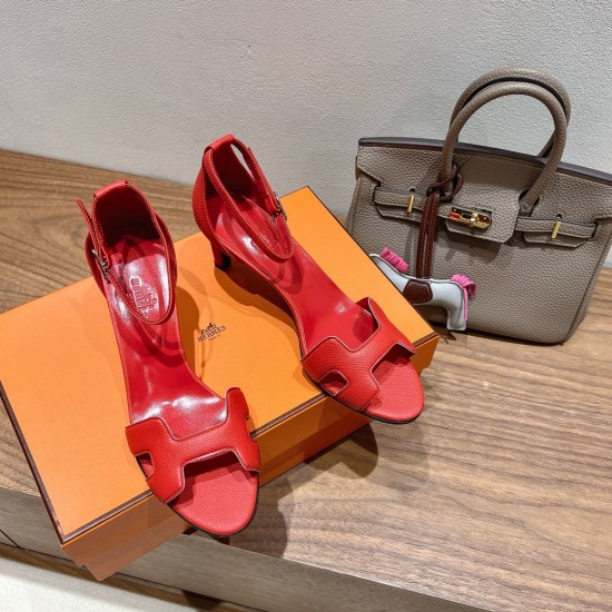 Palmprint. Heel height 7cm Hermes top version. High-heeled sandals 350Herme* Early Spring Counter New High-heeled Sandal Series ✔️Upper: Epson leather suede palm print ✔️Inner: Imported mixed-bred sheepskin ✔️Heel height: 7cm 9cm 10.5cm ✔️Outs: Original I Palmprint. Heel height 7cm Hermes top version. High-heeled sandals 350Herme* Early Spring Counter New High-heeled Sandal Series ✔️Upper: Epson leather suede palm print ✔️Inner: Imported mixed-bred sheepskin ✔️Heel height: 7cm 9cm 10.5cm ✔️Outs: Original I