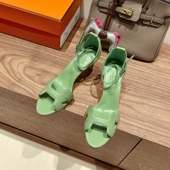Palmprint. Heel height 7cm Hermes top version. High-heeled sandals 350Herm early spring counter new high-heeled sandal series ✔️Upper: Epson leather suede palm print ✔️Inner: Imported mixed-bred sheepskin ✔️Heel height: 7cm 9cm 10.5cm ✔️outsole: Original Palmprint. Heel height 7cm Hermes top version. High-heeled sandals 350Herm early spring counter new high-heeled sandal series ✔️Upper: Epson leather suede palm print ✔️Inner: Imported mixed-bred sheepskin ✔️Heel height: 7cm 9cm 10.5cm ✔️outsole: Original