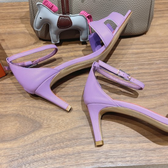 Palmprint. Heel height 7cm Hermes top version. High-heeled sandals 350Herme* Early Spring Counter New High-heeled Sandal Series ✔️Upper: Epson leather suede palm print ✔️Inner: Imported mixed-bred sheepskin ✔️Heel height: 7cm 9cm 10.5cm ✔️Outs: Original I Palmprint. Heel height 7cm Hermes top version. High-heeled sandals 350Herme* Early Spring Counter New High-heeled Sandal Series ✔️Upper: Epson leather suede palm print ✔️Inner: Imported mixed-bred sheepskin ✔️Heel height: 7cm 9cm 10.5cm ✔️Outs: Original I