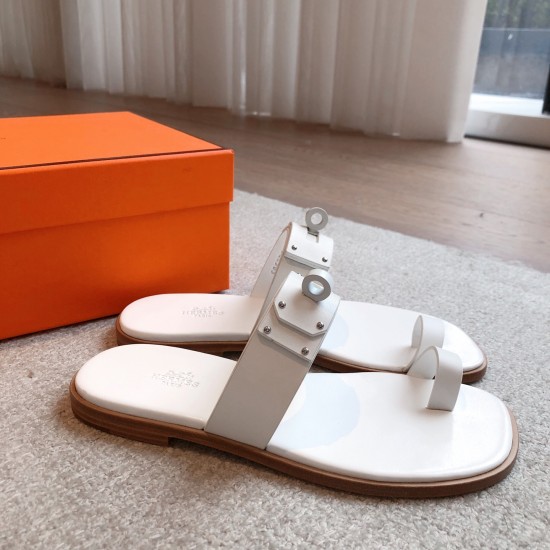 Hermes ❤️Top version. Clip-toe flat bottom drag Hermes... a Eclair 2025 new Kelly+ hit series style is super positive, body-transparent and breathable and comfortable imported cowhide spring and summer color combination and appearance and comfort!Channel Hermes ❤️Top version. Clip-toe flat bottom drag Hermes... a Eclair 2025 new Kelly+ hit series style is super positive, body-transparent and breathable and comfortable imported cowhide spring and summer color combination and appearance and comfort!Channel