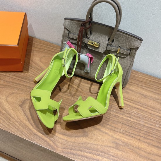 Palmprint. Heel height 10.5cm Hermes top version. High-heeled sandals P350Herme* Early Spring Counter New High-heeled Sandal Series ✔️Upper: Epson leather suede palm print ✔️Inner: Imported mixed-bred sheepskin ✔️Heel height: 10.5cm ✔️Outs: Original Itali Palmprint. Heel height 10.5cm Hermes top version. High-heeled sandals P350Herme* Early Spring Counter New High-heeled Sandal Series ✔️Upper: Epson leather suede palm print ✔️Inner: Imported mixed-bred sheepskin ✔️Heel height: 10.5cm ✔️Outs: Original Itali