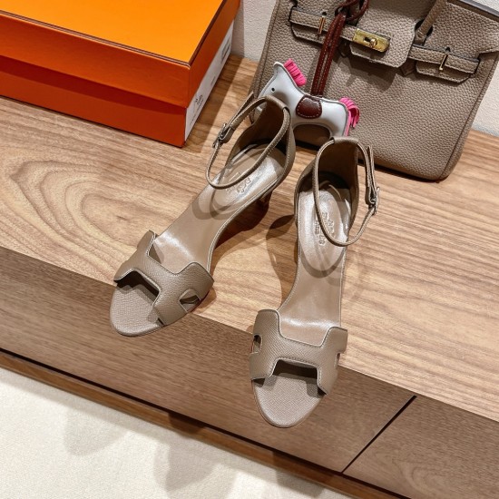 Palmprint. Heel height 7cm Hermes top version. High-heeled sandals 350Herm early spring counter new high-heeled sandal series ✔️Upper: Epson leather suede palm print ✔️Inner: Imported mixed-bred sheepskin ✔️Heel height: 7cm 9cm 10.5cm ✔️outsole: Original Palmprint. Heel height 7cm Hermes top version. High-heeled sandals 350Herm early spring counter new high-heeled sandal series ✔️Upper: Epson leather suede palm print ✔️Inner: Imported mixed-bred sheepskin ✔️Heel height: 7cm 9cm 10.5cm ✔️outsole: Original