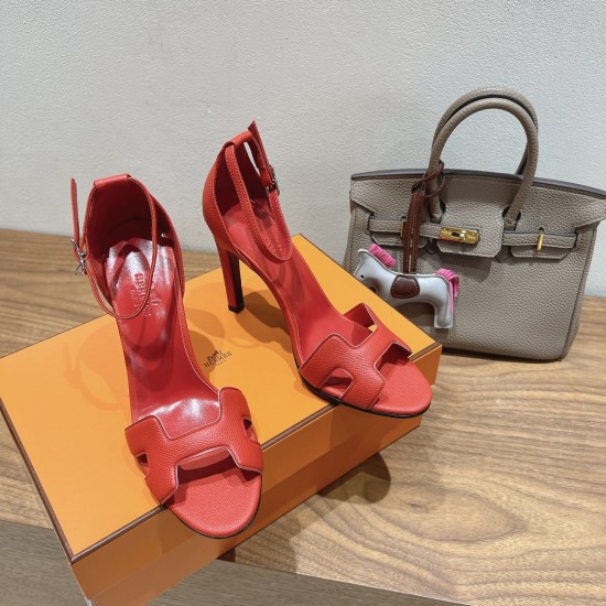 Palmprint. Heel height 10.5cm Hermes top version. High-heeled sandals P350Herme* Early Spring Counter New High-heeled Sandal Series ✔️Upper: Epson leather suede palm print ✔️Inner: Imported mixed-bred sheepskin ✔️Heel height: 10.5cm ✔️Outs: Original Itali Palmprint. Heel height 10.5cm Hermes top version. High-heeled sandals P350Herme* Early Spring Counter New High-heeled Sandal Series ✔️Upper: Epson leather suede palm print ✔️Inner: Imported mixed-bred sheepskin ✔️Heel height: 10.5cm ✔️Outs: Original Itali