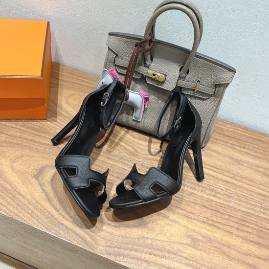 Palmprint. Heel height 10.5cm Hermes top version. High-heeled sandals P350Herme* Early Spring Counter New High-heeled Sandal Series ✔️Upper: Epson leather suede palm print ✔️Inner: Imported mixed-bred sheepskin ✔️Heel height: 10.5cm ✔️Outs: Original Itali Palmprint. Heel height 10.5cm Hermes top version. High-heeled sandals P350Herme* Early Spring Counter New High-heeled Sandal Series ✔️Upper: Epson leather suede palm print ✔️Inner: Imported mixed-bred sheepskin ✔️Heel height: 10.5cm ✔️Outs: Original Itali