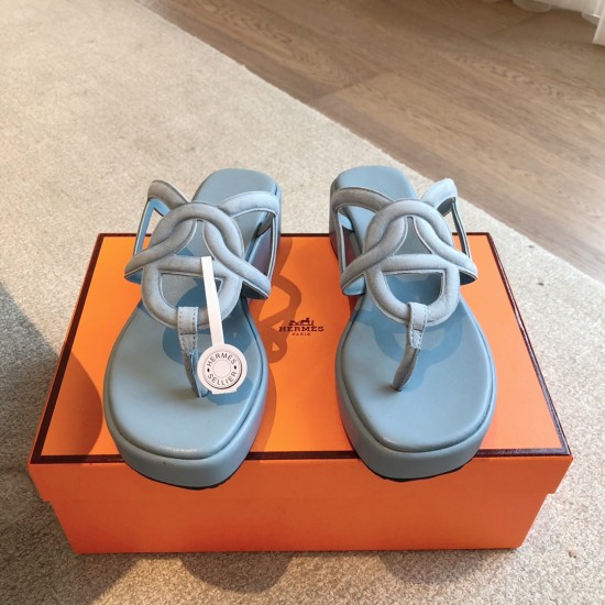 Hermes... a Eclair slippers 2024 new product + hot series of shoes with light soles, with a certain thickness that increases the height and makes your legs look longer!Body, breathable and comfortable technology fabric!A single item that combines color co Hermes... a Eclair slippers 2024 new product + hot series of shoes with light soles, with a certain thickness that increases the height and makes your legs look longer!Body, breathable and comfortable technology fabric!A single item that combines color co