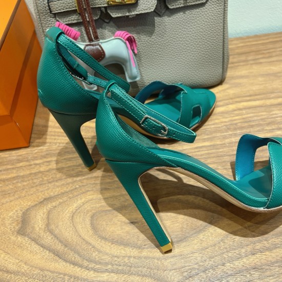 Palmprint. Heel height 10.5cm Hermes top version. High-heeled sandals P350Herme* Early Spring Counter New High-heeled Sandal Series ✔️Upper: Epson leather suede palm print ✔️Inner: Imported mixed-bred sheepskin ✔️Heel height: 10.5cm ✔️Outs: Original Itali Palmprint. Heel height 10.5cm Hermes top version. High-heeled sandals P350Herme* Early Spring Counter New High-heeled Sandal Series ✔️Upper: Epson leather suede palm print ✔️Inner: Imported mixed-bred sheepskin ✔️Heel height: 10.5cm ✔️Outs: Original Itali