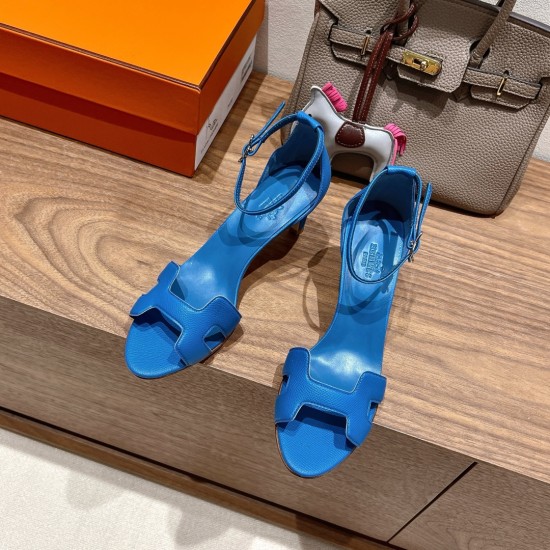 Palmprint. Heel height 7cm Hermes top version. High-heeled sandals 350Herm early spring counter new high-heeled sandal series ✔️Upper: Epson leather suede palm print ✔️Inner: Imported mixed-bred sheepskin ✔️Heel height: 7cm 9cm 10.5cm ✔️outsole: Original Palmprint. Heel height 7cm Hermes top version. High-heeled sandals 350Herm early spring counter new high-heeled sandal series ✔️Upper: Epson leather suede palm print ✔️Inner: Imported mixed-bred sheepskin ✔️Heel height: 7cm 9cm 10.5cm ✔️outsole: Original