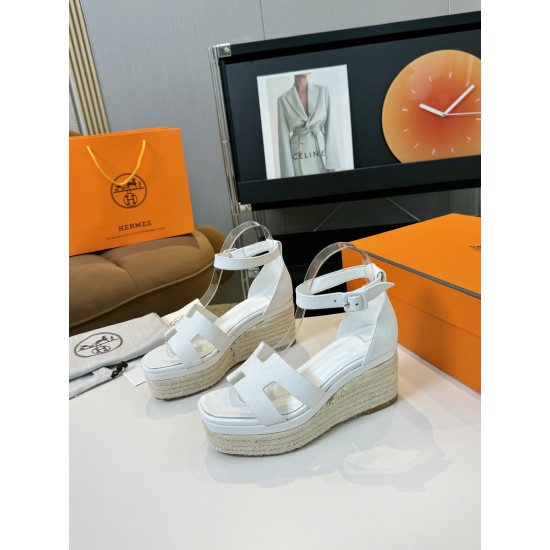 300Herms/Hermes classic waterproof platform H slope heel rope sandals with extremely retro design. It has a strong exotic style and fashionable feeling, and it has a tone for casual wear. Simple styles are easy to match with high-end feel. It is great. Th 300Herms/Hermes classic waterproof platform H slope heel rope sandals with extremely retro design. It has a strong exotic style and fashionable feeling, and it has a tone for casual wear. Simple styles are easy to match with high-end feel. It is great. Th
