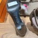 Palmprint. Heel height 9cm Hermes top version. High-heeled sandals P350Herme* Early Spring Counter New High-heeled Sandal Series ✔️Upper: Epson leather suede Palmprint ✔️Inner: Imported mixed-bred sheepskin ✔️Heel height: 9cm ✔️Outs: Original Italian leat Palmprint. Heel height 9cm Hermes top version. High-heeled sandals P350Herme* Early Spring Counter New High-heeled Sandal Series ✔️Upper: Epson leather suede Palmprint ✔️Inner: Imported mixed-bred sheepskin ✔️Heel height: 9cm ✔️Outs: Original Italian leat