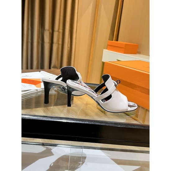 330 [top version of the counter]… Hermes - kelly slim heel sandals… Hermes brain-dead fans must buy top quality…--Classic undefeated hardware original mold replica upper: imported top layer cowhide foot pad: 3D printed lining: imported lambskin outsole: I