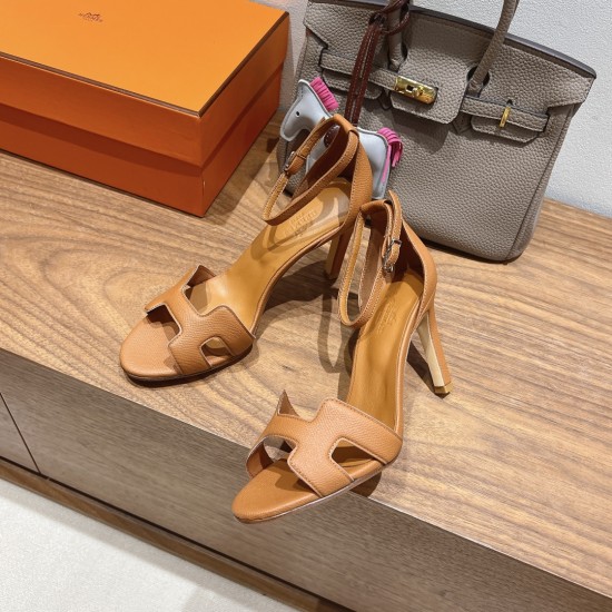Palmprint. Heel height 9cm Hermes top version. High-heeled sandals P350Herme* Early Spring Counter New High-heeled Sandal Series ✔️Upper: Epson leather suede Palmprint ✔️Inner: Imported mixed-bred sheepskin ✔️Heel height: 9cm ✔️Outs: Original Italian leat Palmprint. Heel height 9cm Hermes top version. High-heeled sandals P350Herme* Early Spring Counter New High-heeled Sandal Series ✔️Upper: Epson leather suede Palmprint ✔️Inner: Imported mixed-bred sheepskin ✔️Heel height: 9cm ✔️Outs: Original Italian leat