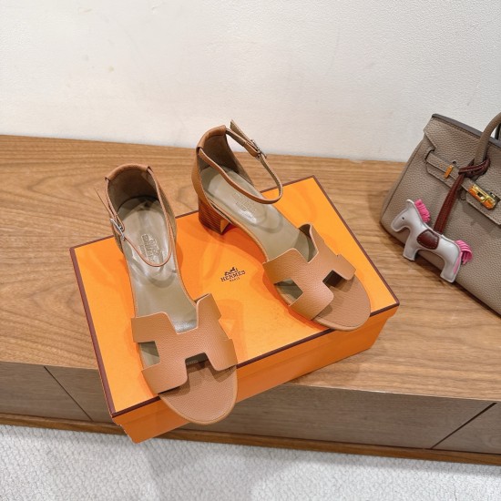 Hermes' classic hot products are launched in Dongguan... a Eclair 2025 new color + hot series style is super positive, with a certain thickness that increases the height and makes your legs look longer!A single item that is breathable and comfortable in t Hermes' classic hot products are launched in Dongguan... a Eclair 2025 new color + hot series style is super positive, with a certain thickness that increases the height and makes your legs look longer!A single item that is breathable and comfortable in t