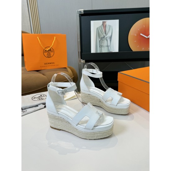 300Herms/Hermes classic waterproof platform H slope heel rope sandals with extremely retro design. It has a strong exotic style and fashionable feeling, and it has a tone for casual wear. Simple styles are easy to match with high-end feel. It is great. Th 300Herms/Hermes classic waterproof platform H slope heel rope sandals with extremely retro design. It has a strong exotic style and fashionable feeling, and it has a tone for casual wear. Simple styles are easy to match with high-end feel. It is great. Th