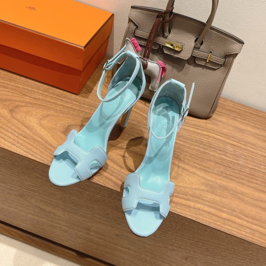Palmprint. Heel height 10.5cm Hermes top version. High-heeled sandals P350Herme* Early Spring Counter New High-heeled Sandal Series ✔️Upper: Epson leather suede palm print ✔️Inner: Imported mixed-bred sheepskin ✔️Heel height: 10.5cm ✔️Outs: Original Itali Palmprint. Heel height 10.5cm Hermes top version. High-heeled sandals P350Herme* Early Spring Counter New High-heeled Sandal Series ✔️Upper: Epson leather suede palm print ✔️Inner: Imported mixed-bred sheepskin ✔️Heel height: 10.5cm ✔️Outs: Original Itali