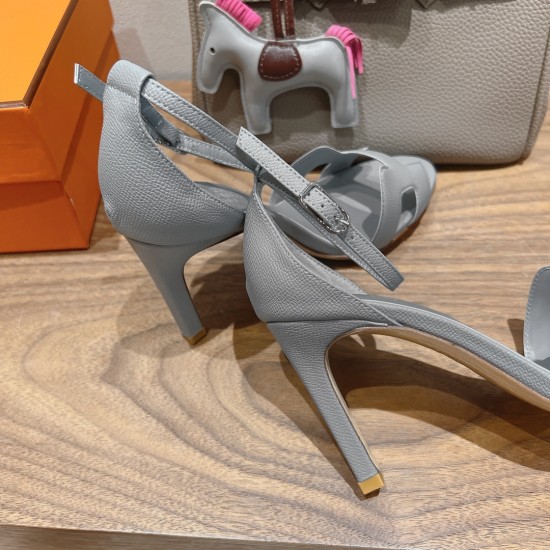 Palmprint. Heel height 9cm Hermes top version. High-heeled sandals P350Herme* Early Spring Counter New High-heeled Sandal Series ✔️Upper: Epson leather suede Palmprint ✔️Inner: Imported mixed-bred sheepskin ✔️Heel height: 9cm ✔️Outs: Original Italian leat Palmprint. Heel height 9cm Hermes top version. High-heeled sandals P350Herme* Early Spring Counter New High-heeled Sandal Series ✔️Upper: Epson leather suede Palmprint ✔️Inner: Imported mixed-bred sheepskin ✔️Heel height: 9cm ✔️Outs: Original Italian leat
