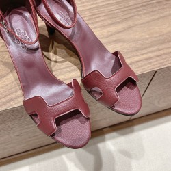 Palmprint. Heel height 7cm Hermes top version. High-heeled sandals 350Herme* Early Spring Counter New High-heeled Sandal Series ✔️Upper: Epson leather suede palm print ✔️Inner: Imported mixed-bred sheepskin ✔️Heel height: 7cm 9cm 10.5cm ✔️Outs: Original I