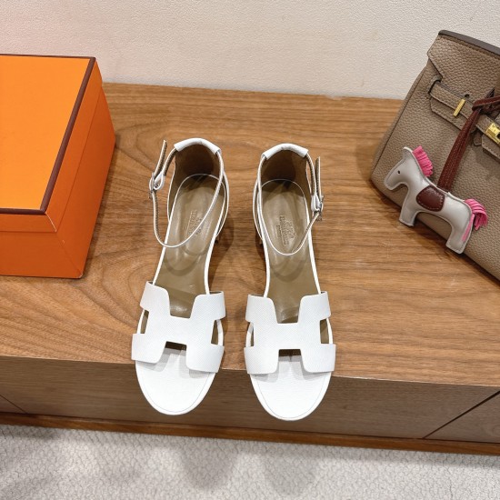 Hermes' classic hot products are launched in Dongguan... a Eclair 2025 new color + hot series style is super positive, with a certain thickness that increases the height and makes your legs look longer!A single item that is breathable and comfortable in t Hermes' classic hot products are launched in Dongguan... a Eclair 2025 new color + hot series style is super positive, with a certain thickness that increases the height and makes your legs look longer!A single item that is breathable and comfortable in t