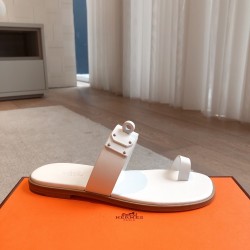 Hermes ❤️Top version. Clip-toe flat bottom drag Hermes... a Eclair 2025 new Kelly+ hit series style is super positive, body-transparent and breathable and comfortable imported cowhide spring and summer color combination and appearance and comfort!Channel 