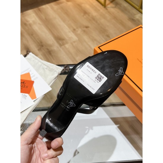330 [top version of the counter]… Hermes - kelly slim heel sandals… Hermes brain-dead fans must buy top quality…--Classic undefeated hardware original mold replica upper: imported top layer cowhide foot pad: 3D printed lining: imported lambskin outsole: I