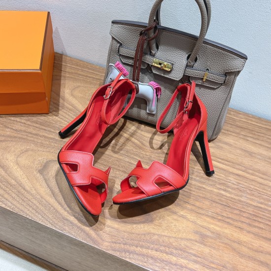 Palmprint. Heel height 10.5cm Hermes top version. High-heeled sandals P350Herme* Early Spring Counter New High-heeled Sandal Series ✔️Upper: Epson leather suede palm print ✔️Inner: Imported mixed-bred sheepskin ✔️Heel height: 10.5cm ✔️Outs: Original Itali Palmprint. Heel height 10.5cm Hermes top version. High-heeled sandals P350Herme* Early Spring Counter New High-heeled Sandal Series ✔️Upper: Epson leather suede palm print ✔️Inner: Imported mixed-bred sheepskin ✔️Heel height: 10.5cm ✔️Outs: Original Itali
