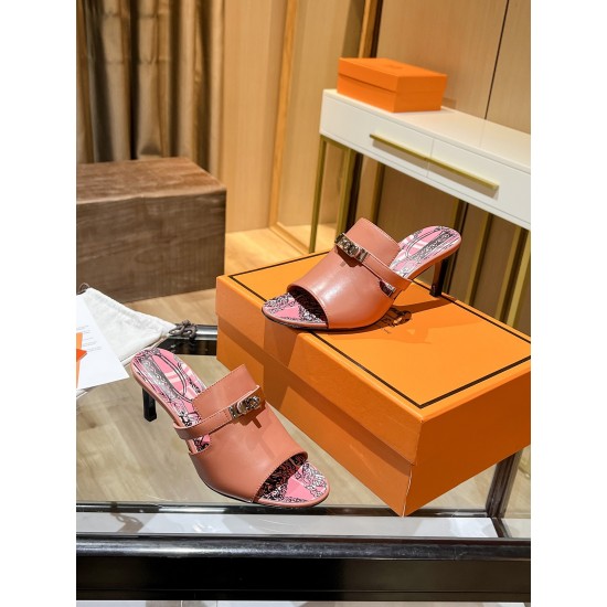 330 [top version of the counter]… Hermes - kelly slim heel sandals… Hermes brain-dead fans must buy top quality…--Classic undefeated hardware original mold replica upper: imported top layer cowhide foot pad: 3D printed lining: imported lambskin outsole: I