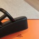 Hermes... a Eclair slippers 2024 new product + hot series of shoes with light soles, with a certain thickness that increases the height and makes your legs look longer!Body, breathable and comfortable cowhide fabric!A single item that combines color combi Hermes... a Eclair slippers 2024 new product + hot series of shoes with light soles, with a certain thickness that increases the height and makes your legs look longer!Body, breathable and comfortable cowhide fabric!A single item that combines color combi