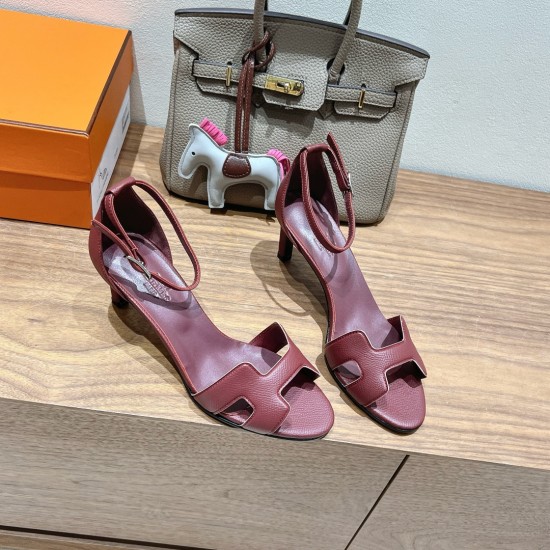 Palmprint. Heel height 7cm Hermes top version. High-heeled sandals 350Herme* Early Spring Counter New High-heeled Sandal Series ✔️Upper: Epson leather suede palm print ✔️Inner: Imported mixed-bred sheepskin ✔️Heel height: 7cm 9cm 10.5cm ✔️Outs: Original I Palmprint. Heel height 7cm Hermes top version. High-heeled sandals 350Herme* Early Spring Counter New High-heeled Sandal Series ✔️Upper: Epson leather suede palm print ✔️Inner: Imported mixed-bred sheepskin ✔️Heel height: 7cm 9cm 10.5cm ✔️Outs: Original I