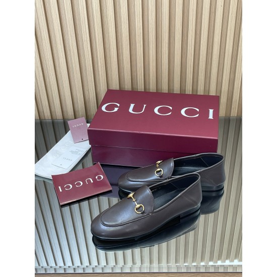 ✌️Gucci✌️Hot-up version is available for 2025 Early Autumn Series 3.25...Mount-year classic loafers⚡️⚡️New upgrade and production⚡️Purchase level!All spot Gucci loafers single shoes/back styles!Very delicate!The original lasting method is the same as that ✌️Gucci✌️Hot-up version is available for 2025 Early Autumn Series 3.25...Mount-year classic loafers⚡️⚡️New upgrade and production⚡️Purchase level!All spot Gucci loafers single shoes/back styles!Very delicate!The original lasting method is the same as that