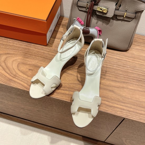 Palmprint. Heel height 7cm Hermes top version. High-heeled sandals 350Herm early spring counter new high-heeled sandal series ✔️Upper: Epson leather suede palm print ✔️Inner: Imported mixed-bred sheepskin ✔️Heel height: 7cm 9cm 10.5cm ✔️outsole: Original Palmprint. Heel height 7cm Hermes top version. High-heeled sandals 350Herm early spring counter new high-heeled sandal series ✔️Upper: Epson leather suede palm print ✔️Inner: Imported mixed-bred sheepskin ✔️Heel height: 7cm 9cm 10.5cm ✔️outsole: Original