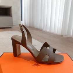 Hermes top-grade, high-heeled, thick-heeled sandals Hermes... a Eclair 2025 new color + hot series style is super positive, with a certain thickness to increase the height and make your legs look longer!A single item that is breathable and comfortable in 