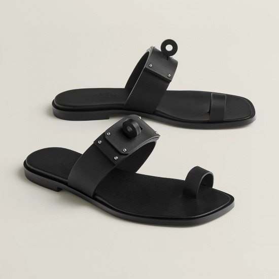 Hermes ❤️Top version. Clip-toe flat bottom drag Hermes... a Eclair 2025 new Kelly+ hit series style is super positive, body-transparent and breathable and comfortable imported cowhide spring and summer color combination and appearance and comfort!Channel Hermes ❤️Top version. Clip-toe flat bottom drag Hermes... a Eclair 2025 new Kelly+ hit series style is super positive, body-transparent and breathable and comfortable imported cowhide spring and summer color combination and appearance and comfort!Channel