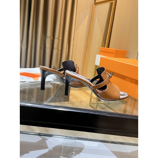 330 [top version of the counter]… Hermes - kelly slim heel sandals… Hermes brain-dead fans must buy top quality…--Classic undefeated hardware original mold replica upper: imported top layer cowhide foot pad: 3D printed lining: imported lambskin outsole: I